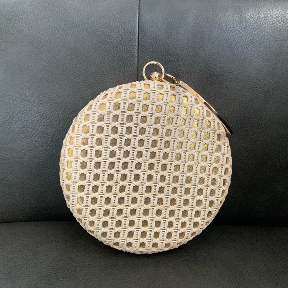 Round Clutch